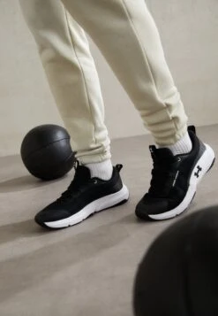 Under Armour Dynamic Select - Training Shoe 11 Under Armour Dynamic Select - Training Shoe -Stock X b520ce069a3643aa94535f6b2915f5c8