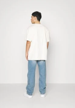 WEEKDAY Space - Straight Leg Jeans - Seven Blue -Stock X b625d60bedd449e69f019c75c19e9825