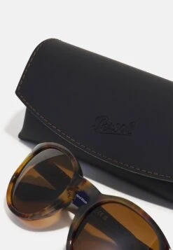Persol Unisex - Sunglasses - Brown/Tortoise Beige -Stock X b631ee88717547eeb942ccb1b7b9ba12