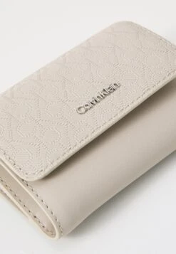 Calvin Klein MUST SMALL TRIFOLD ZIP - Wallet - Chateau -Stock X b685a2ad9ef04d9080f591593856c588