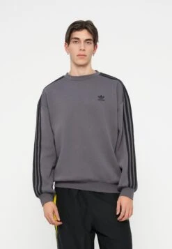 Adidas Originals OVERSIZE CREW - Sweatshirt - Grey/black -Stock X b7a4750b3ba8494e9072654dea0785c8