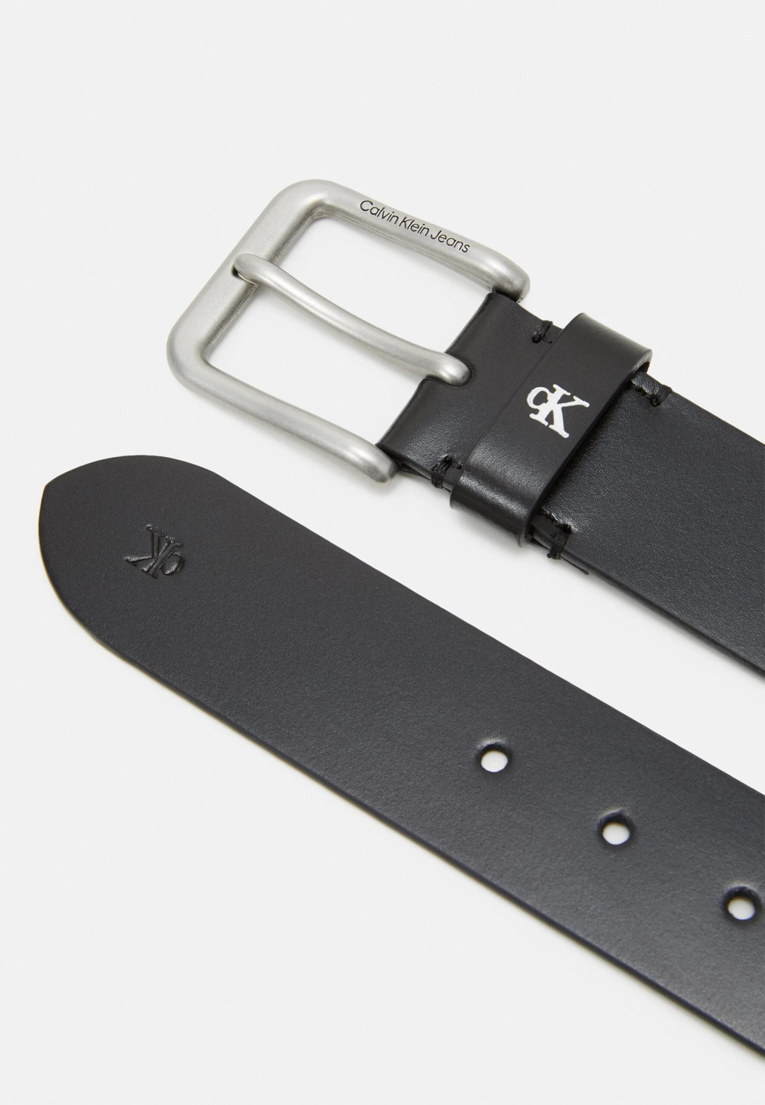 Calvin Klein Jeans Classic Round Belt - Belt - Black 4 Calvin Klein Jeans Classic Round Belt - Belt - Black - Image 2