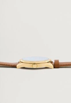 Guess DEX UNISEX - Watch - Brown -Stock X b7eb770b4d774812a5f8d8c64ffde0de