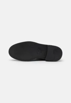 Emporio Armani Smart Slip-ons - Nero -Stock X b9aaa302fc4340a08a939d002aed34b9