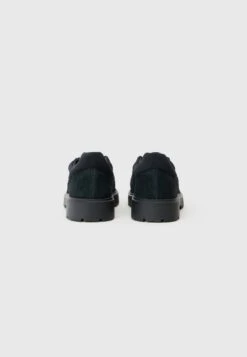 Lacoste BASESHOT WNT 225 - Trainers - Black -Stock X ba24d437e3874bc78faf271845cc60ef