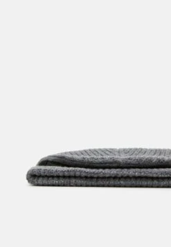 Han Kjøbenhavn Distressed Beanie Unisex - Beanie - Grey -Stock X bb2c4b73d139437b943f175efb3dbe7a