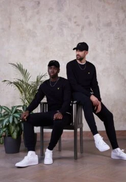 Lyle & Scott Crew Neck - Sweatshirt - Jet Black -Stock X bd763ecd119d4a86ab3f10ab7bec3a55