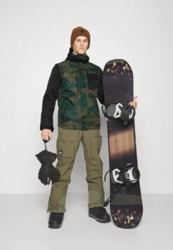 Oakley Core Divisional Insulated - Snowboard Jacket - Khaki -Stock X bdde1c7f64ad48319bf5724138522991