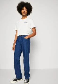 Wrangler Frontier - Relaxed Fit Jeans - Blue -Stock X be2441fb1f57452aba1b43c9a1f780eb