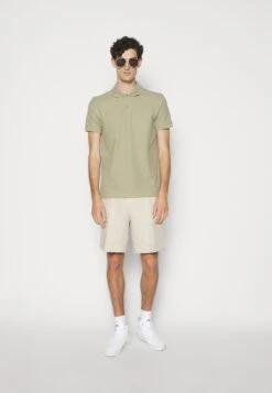 J.Lindeberg Baron - Shorts - Safari Beige -Stock X be4addc110ed4a2cba30e69a121a82e9