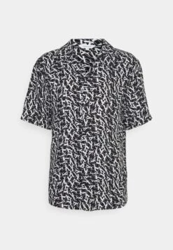 Resort Shirt Print - Shirt - Black -Stock X be5a25be87b445ff9e7c52349c1154bc