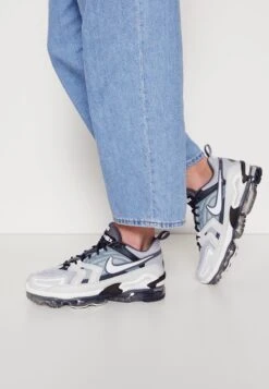 Nike Sportswear Air Vapormax Evo - Trainers - Wolf Grey/White/Anthracite/Dark Grey