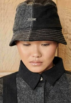 Bucket- Hat - Black Wash