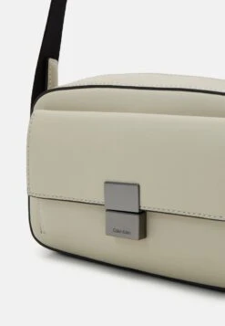Calvin Klein Iconic Hardware - Camera Bag - Stony Beige -Stock X c0e50e20e8c347d4aa93f117228b184f