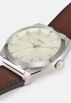 Fossil EVERETT - Watch - Silver-coloured -Stock X c23c1156aa9e4881a74e39e42fb09ff1