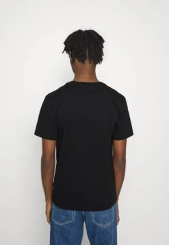 Wood Wood X Garfield Ace Chill - Print T-Shirt - Black -Stock X c24ddce2670b4dcfb4f090fb458c59d0