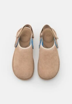 Ugg Goldencoast Clog - Mules - Sand/Santorini -Stock X c2b1a2a913714e5c895370a60ebc513e
