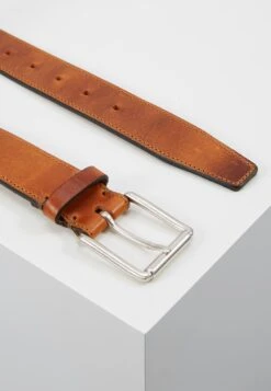 Royal RepubliQ Nano Belt - Belt - Cognac -Stock X c341b26a71c446388912fed9275bd2c9