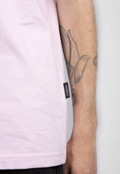 Roll Unisex - Print T-Shirt - Sour Pink -Stock X c3c49df7ecb14caaaa7dff7ea18864e7