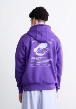 Stock X 7 Nike Sportswear CLUB RUN REISSUE - Sweatshirt - Wild Grape/ghost