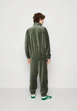 Sean John Script Logo Essential Trackjacket - Training Jacket - Olive -Stock X c653aedf520e43e2bc710f27976121e4