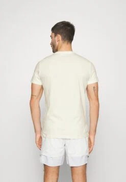 BJØRN BORG Essential Shirt - Print T-Shirt - Cannoli Cream 10 BJØRN BORG Essential Shirt - Print T-Shirt - Cannoli Cream -Stock X c7c436e7bf7443b49811f680a99ac852