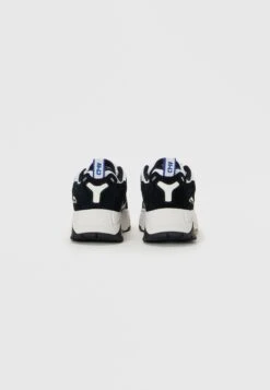 Globe CT 4000 - Trainers - Black/white -Stock X c7fc2fef2eb742e0b99db9b4a1091e98