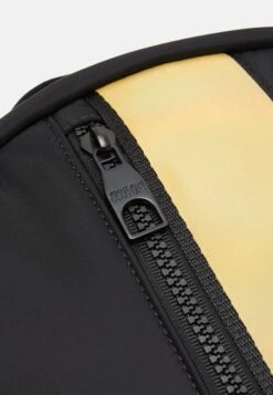 Range Iconic Logo Sketch Bags Unisex - Rucksack - Black/Gold -Stock X c86107a54e39478f8c6eb9ad5ba50b22