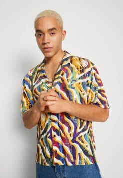 CARLO COLUCCI Unisex - Button-Down Blouse - White/Multicolor -Stock X c8629a3c9a044f35b4499fff3067fddb