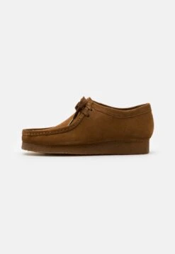 Clarks Originals WALLABEE - Lace-ups - Cola