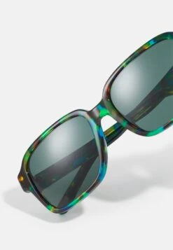 Arnette Poll Ock - Sunglasses - Mineral Green/Dark Green -Stock X c9732c5f0ca84e478728a458b0f36825