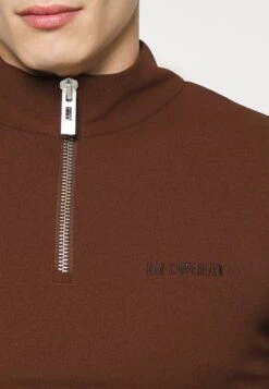 Han Kjøbenhavn Logo Half Zip Sharp Long Sleeve - Long Sleeved Top - Brown -Stock X c9dce857c9b3430fbabdde6ae135d134