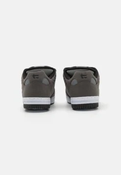 Etnies FAZE - Trainers - Grey/black -Stock X cada3f8dccdb47fbb30c320ae303d9bf