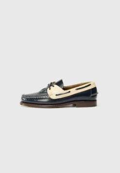 SALER - Boat Shoes - Black/russet 15 SALER - Boat Shoes - Black/russet -Stock X cc84560f8cdc46f186d48879597a85fe