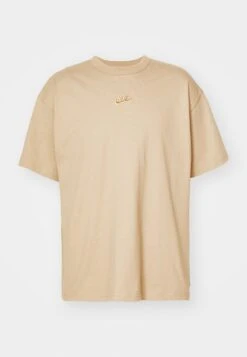 Nike Sportswear TEE - Basic T-shirt - Dark Team Red -Stock X cd6e11333fc2497da708a3e78c80913f