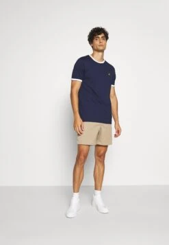 Lyle & Scott Ringer - Basic T-Shirt -Stock X cdc8df6da5b74a89b156d78a7bc71ca0