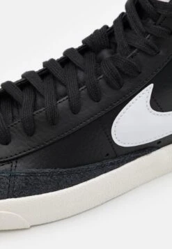 Nike Sportswear Blazer Mid '77 Vntg - High-Top Trainers - Black/White/Sail/Team Orange -Stock X cf41f0fd3b80427199372c55d580edae