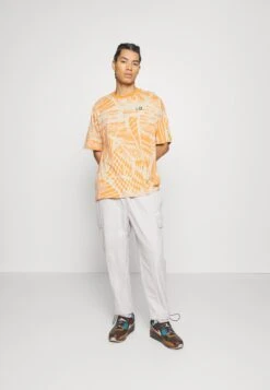 Fila Oversized Tee Unisex - Print T-Shirt - Orange -Stock X cf6a9f8cbaa4419f996eece905e11402