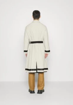 Neil Barrett Reversible - Trenchcoat - Black/Ivory -Stock X d1064f1bc70b4eebbca86eef55cfc3b0