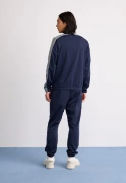 Nike Sportswear CLUB - Tracksuit - Obsidian/smoke Grey -Stock X d11454abb15e448ca28f0deb53d3b76f