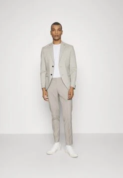 Motion The Seasonal- Suit - Beige