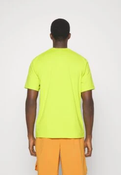 Nike Performance Hyverse - Sports T-Shirt - Bright Cactus/Black -Stock X d1a45cc60b444df3a3b9bed035c94c30