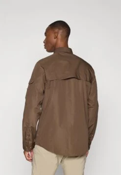 FJÄLLRÄVEN SINGI TREKKING SHIRT LS M - Shirt - Dark Olive -Stock X d21112456ba142f4bf26b7ece820e889