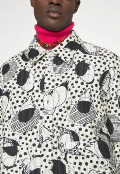 Henrik Vibskov Wheel Padded Jacket - Light Jacket - White Birdie 15 Henrik Vibskov Wheel Padded Jacket - Light Jacket - White Birdie -Stock X d2f15dc74edf411d96a0a646512555dd