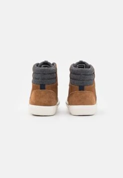 Hummel Stadil Winter - High-Top Trainers - Brown 10 Hummel Stadil Winter - High-Top Trainers - Brown -Stock X d3075ab5b7ee4d12ad5562f4a732eb3c