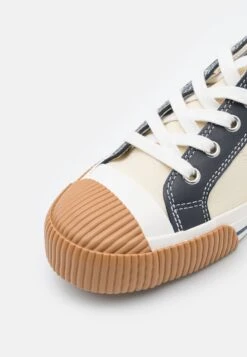 THE KOOPLES Chaussures - Trainers - Ecru -Stock X d3ed4c2b9a1e4a60b67a49acfe49eb3c