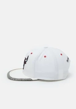Mitchell & Ness Nba Chicago Bulls Day 3 Snapback - Cap - White -Stock X d4142c658d3d4a81b607e9d406320e41