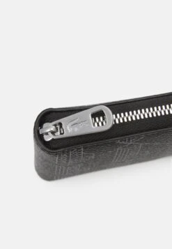 Lacoste Blend Compact- Wallet - Black -Stock X d43c5670f7f44e7bb3c457d696ae1db1