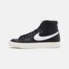 Nike Sportswear Blazer Mid '77 Vntg - High-Top Trainers - Black/White/Sail/Team Orange