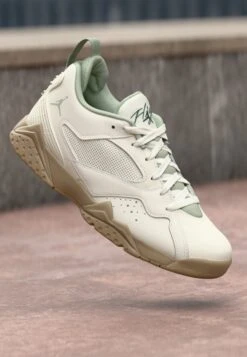 JORDAN 92 UNISEX - High-top Trainers - Desert Camo/fire Red/mushroom/anthracite -Stock X d67a4d36a1a941fd83da355ccd136b91